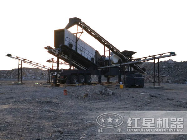 流动式建筑垃圾粉碎机生产现场