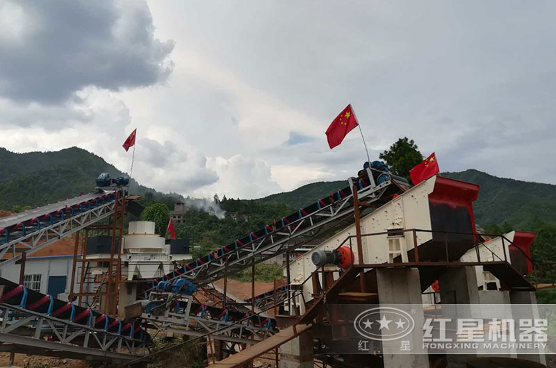 河卵石制砂加工现场